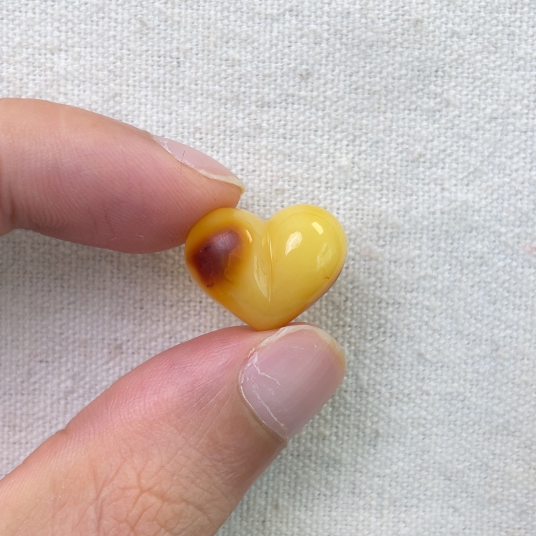 琥珀未镶嵌珠宝奇石屁桃