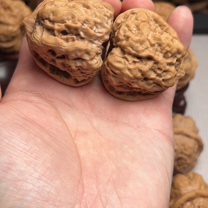 名***字桃核吊坠文玩核桃手把件