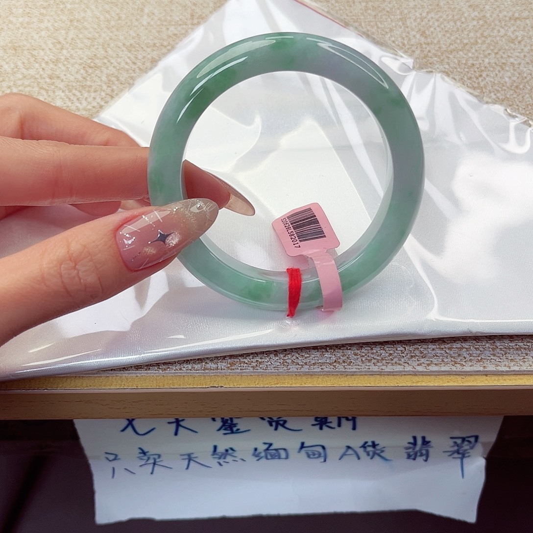 翡翠未镶嵌手镯手镯