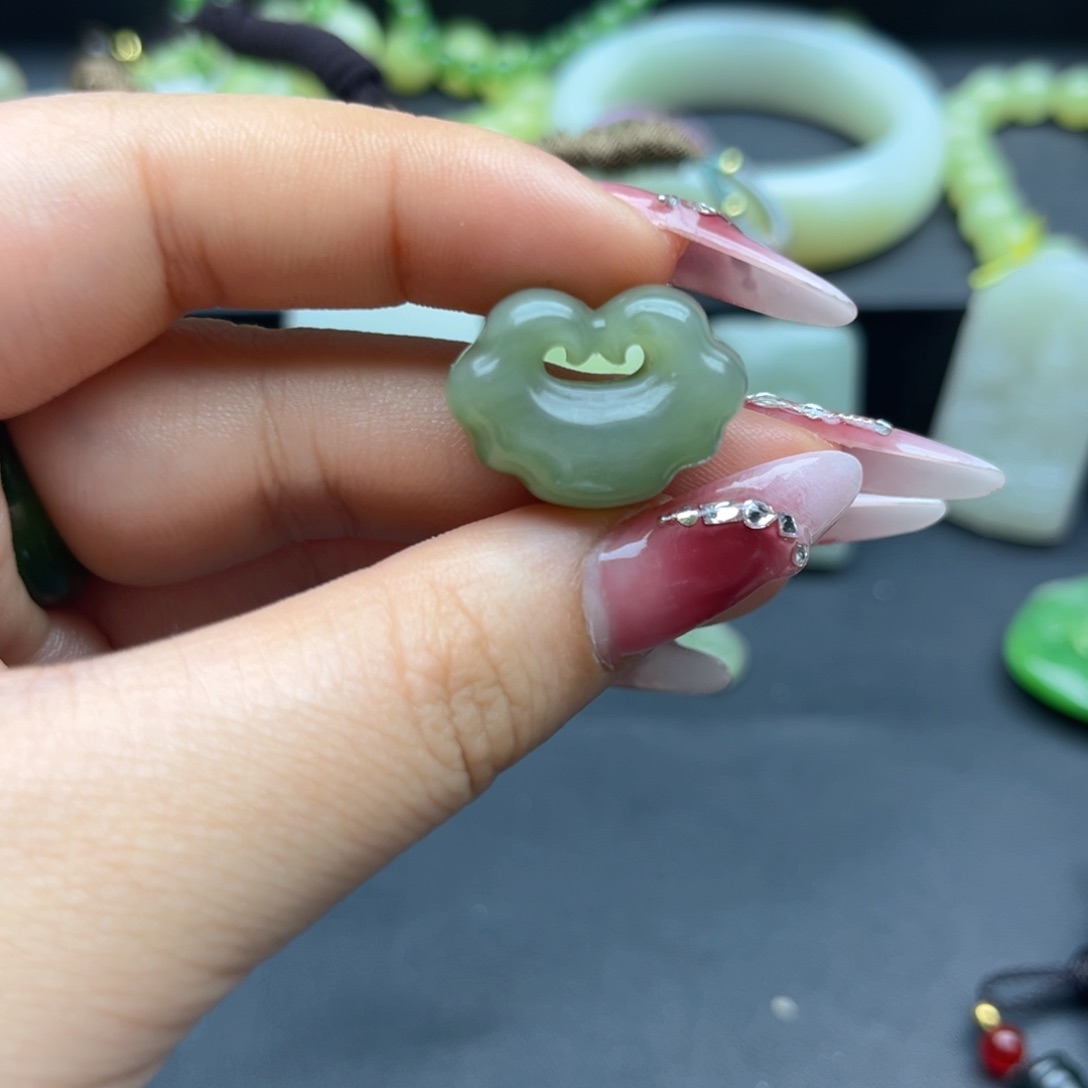 未镶嵌和田玉珠宝半成品