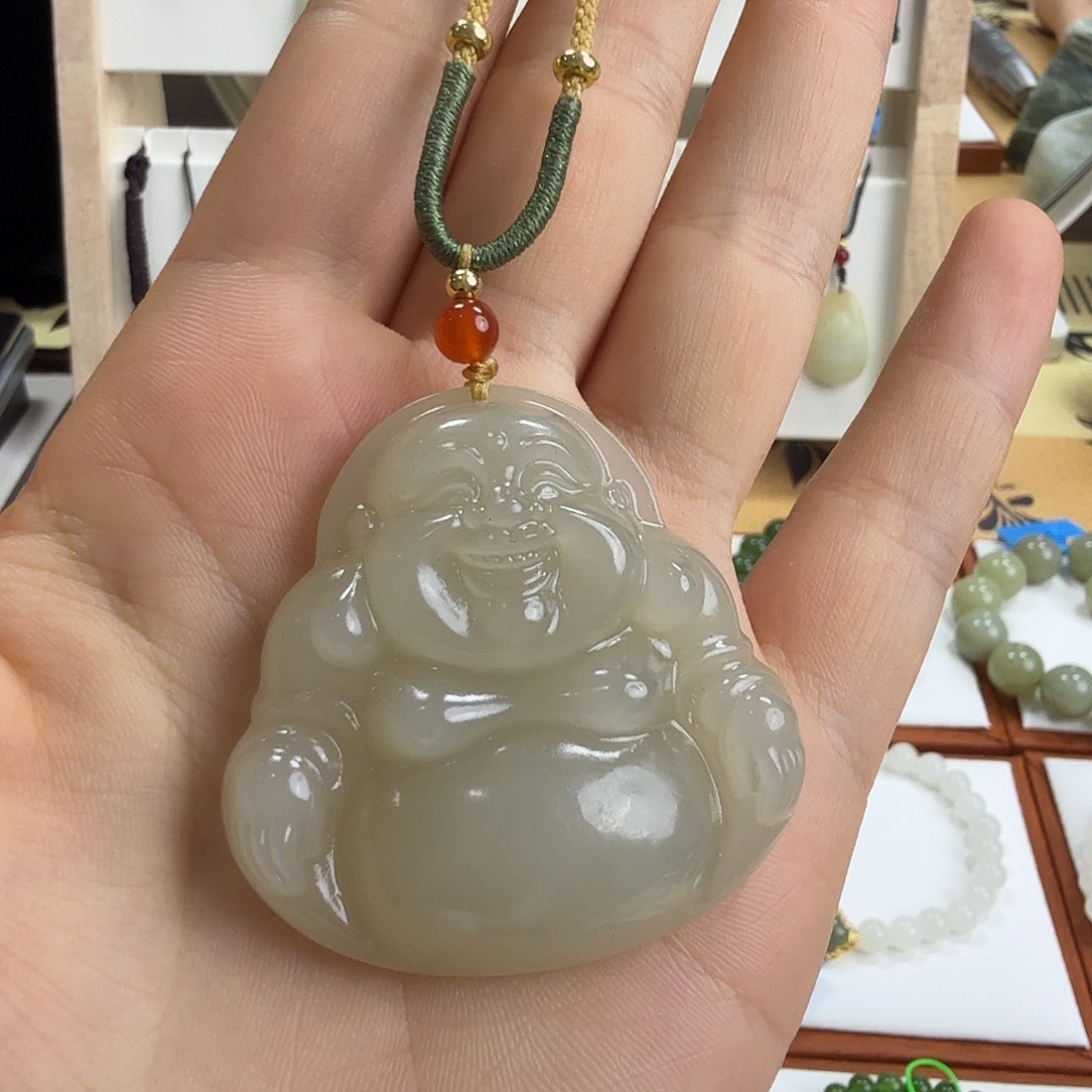 颈饰未镶嵌和田玉