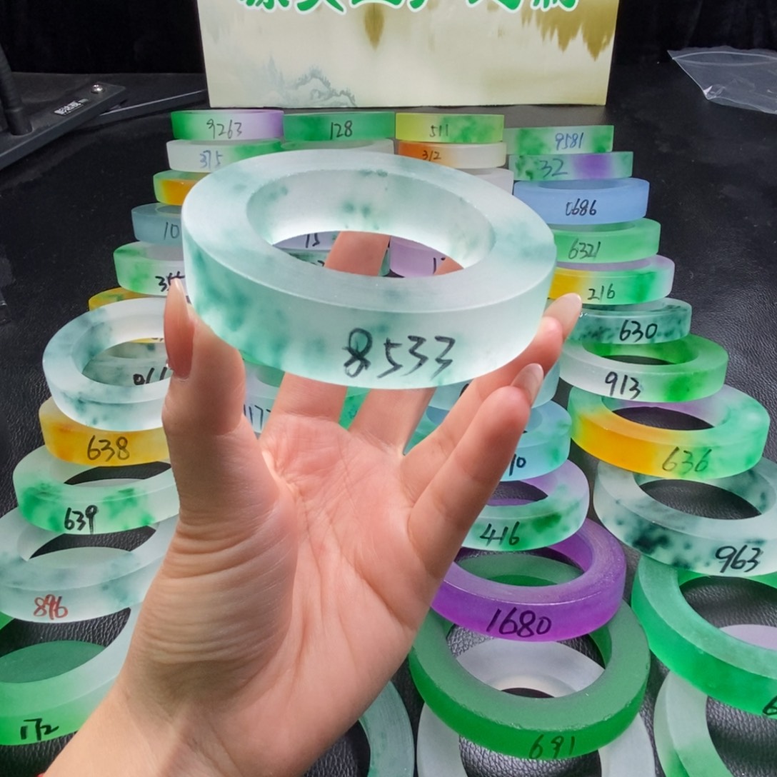 勇***涯玉独龙翠百搭手镯