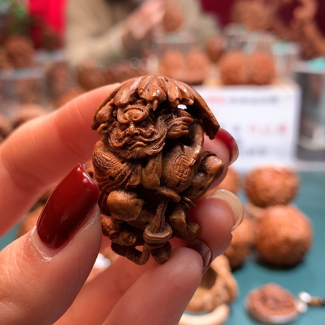 桃核把件———————