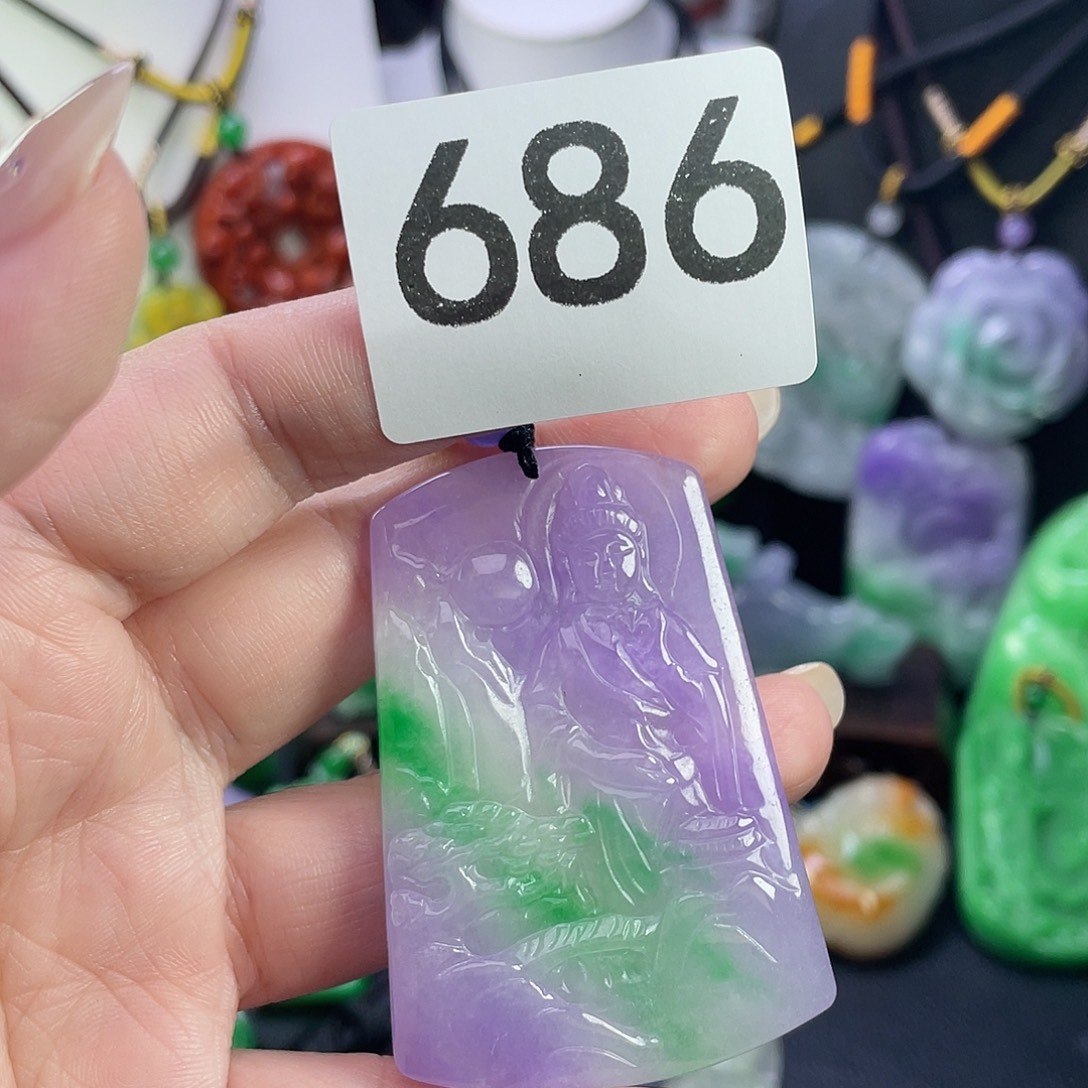 翡翠未镶嵌吊坠(赠链)