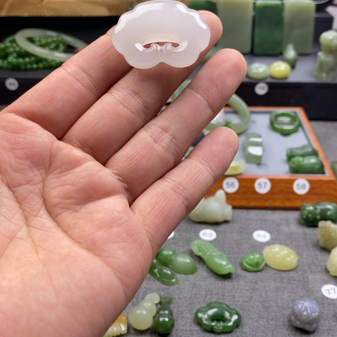 和田玉（糖玉）颈饰未镶嵌