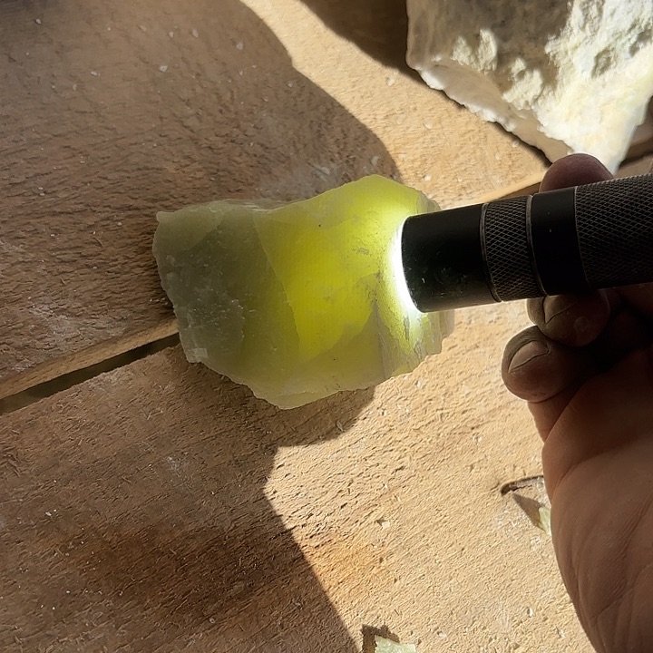 和田玉（糖玉）车挂未镶嵌