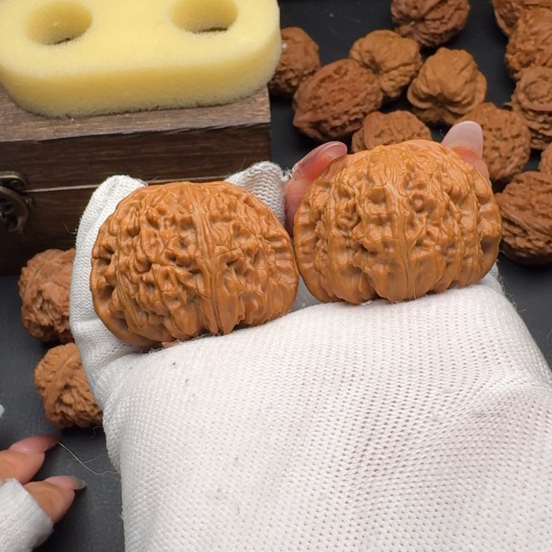 文玩核桃把件A****器43+闷白