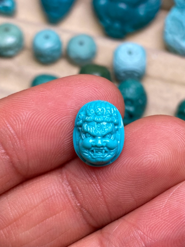 原矿高瓷蓝玉化料绿松石手工雕刻大黑天戒面，尺寸：12.5/10/6mm