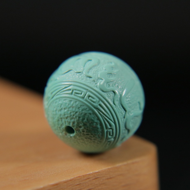 原矿绿松石六字箴言圆珠 直径16mm，重5g