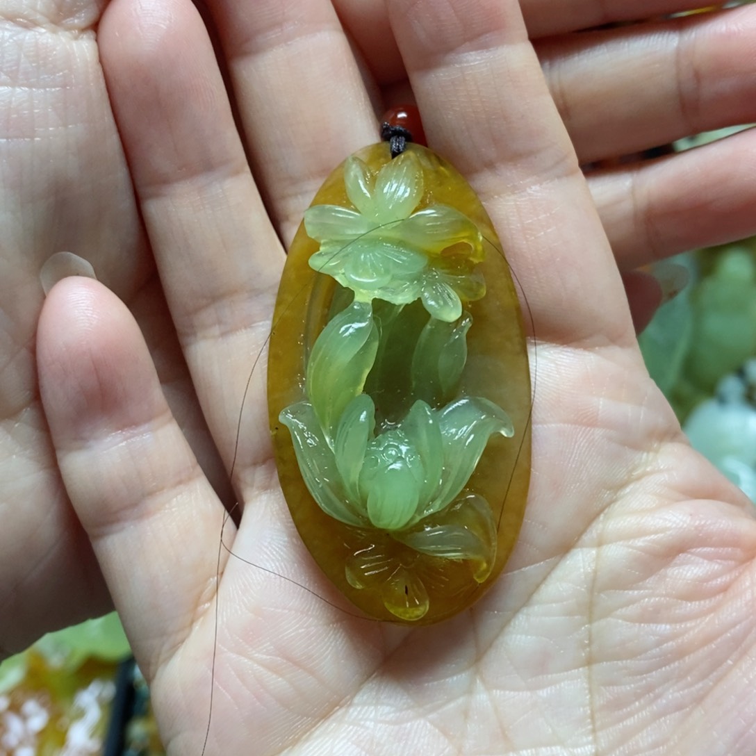 岫玉吊坠(赠链)未镶嵌