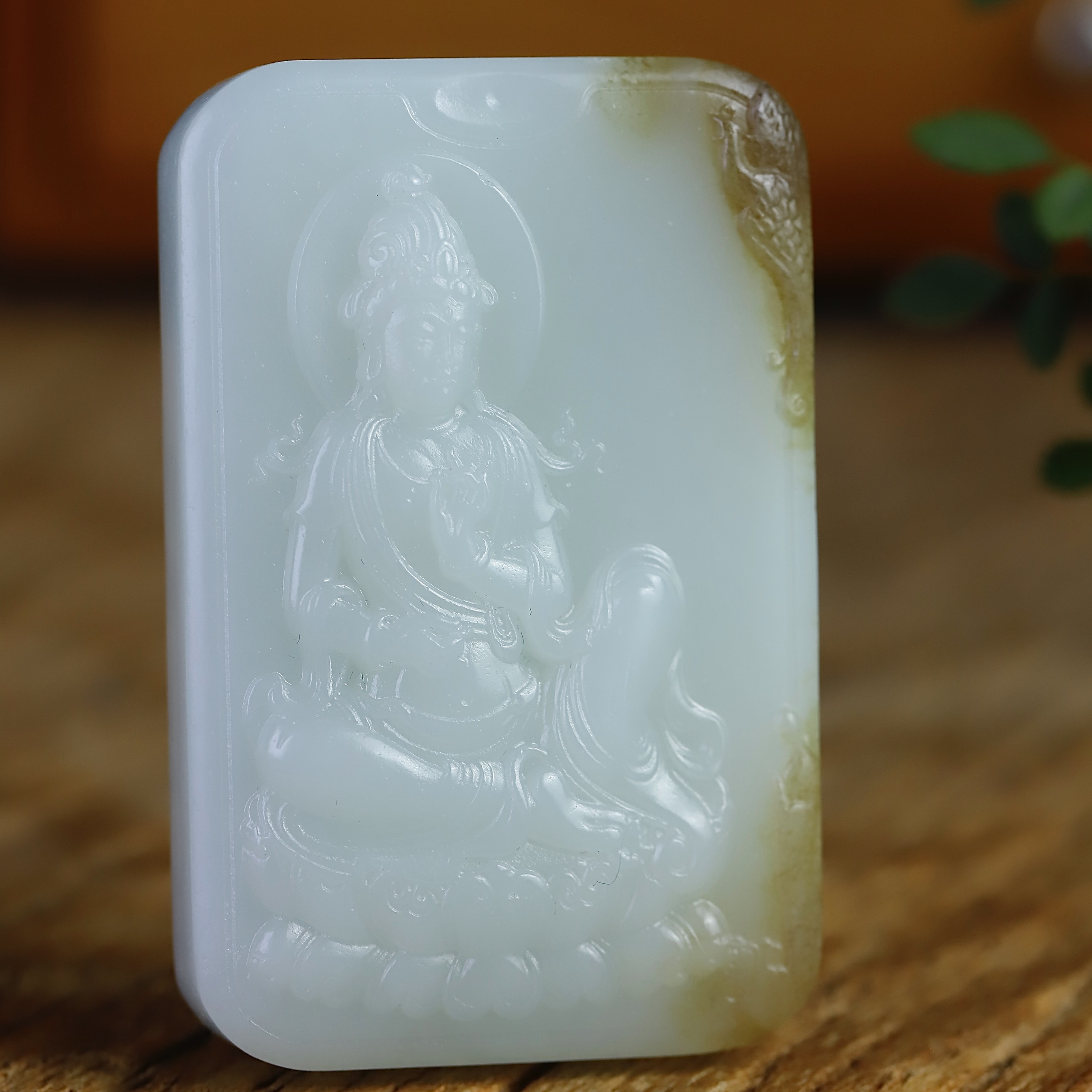 精选新疆和田玉且末料观音引凤挂件玉质温润精致简单大方