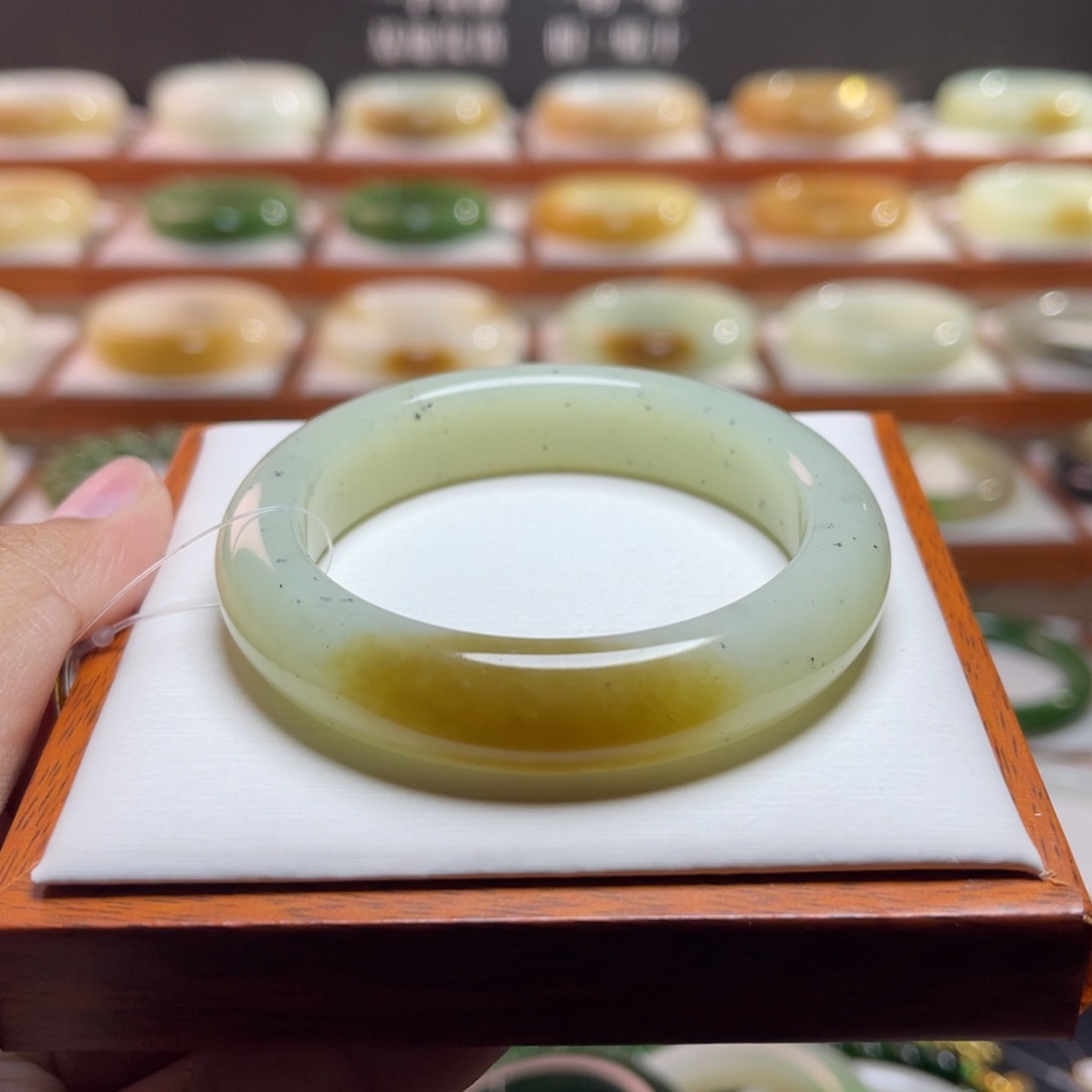 【闪购商品】和田玉手镯未镶嵌