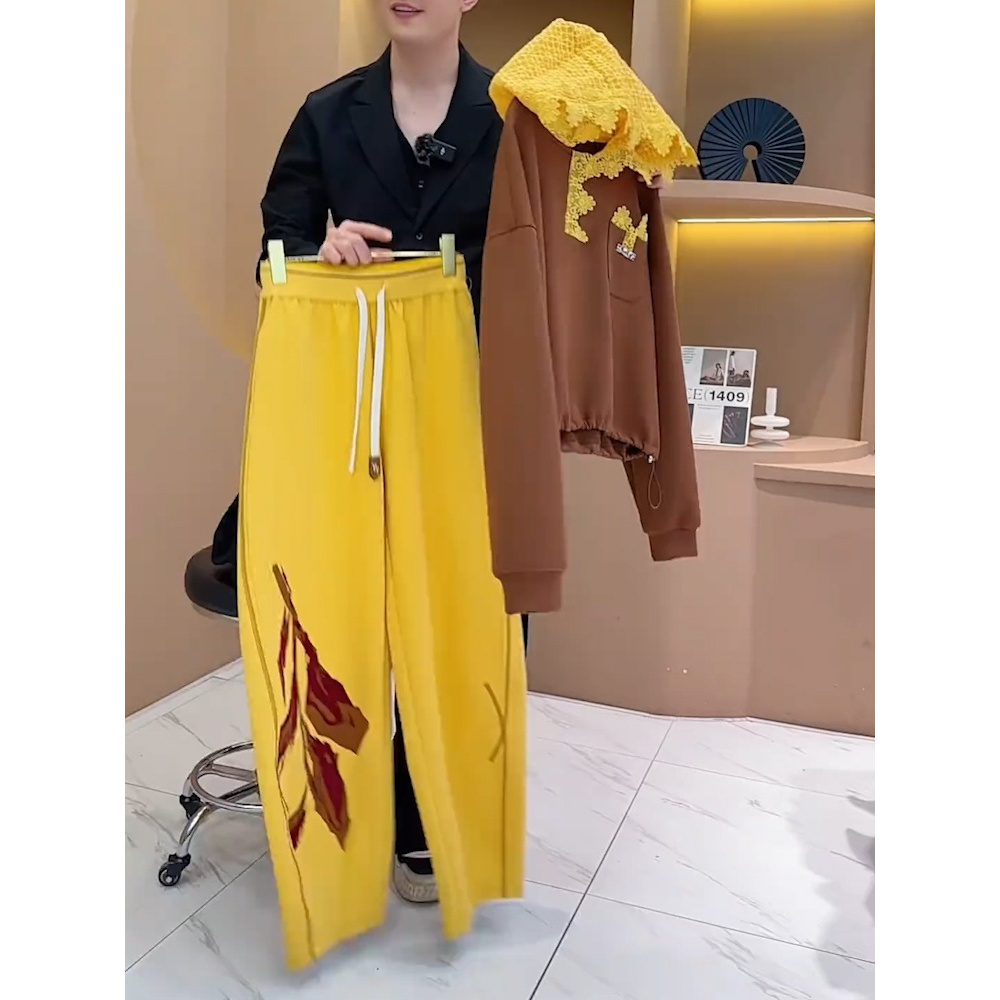 春秋显瘦时尚休闲阔腿宽松运动百搭洋气设计感美拉德减龄两件套