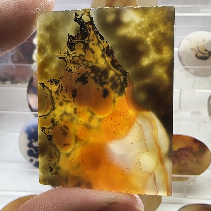 玛瑙/玉髓未镶嵌珠宝奇石