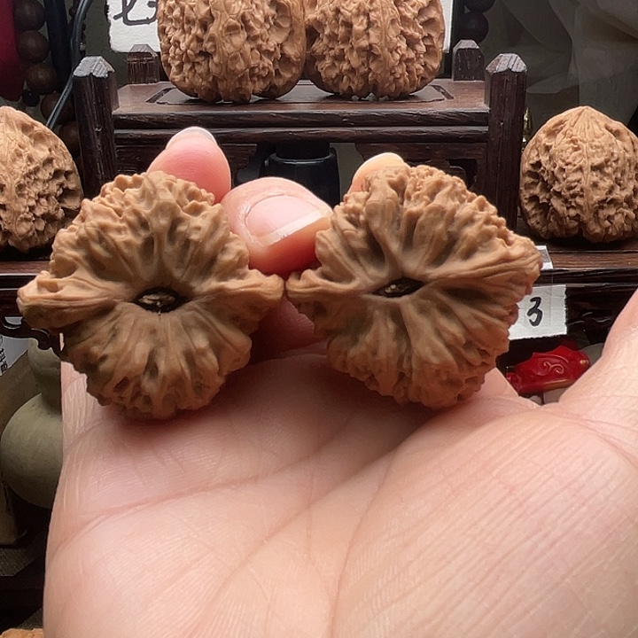 心***疾文玩核桃吊坠全品无修南疆石