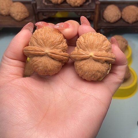 元宝有黄微瑕 打底