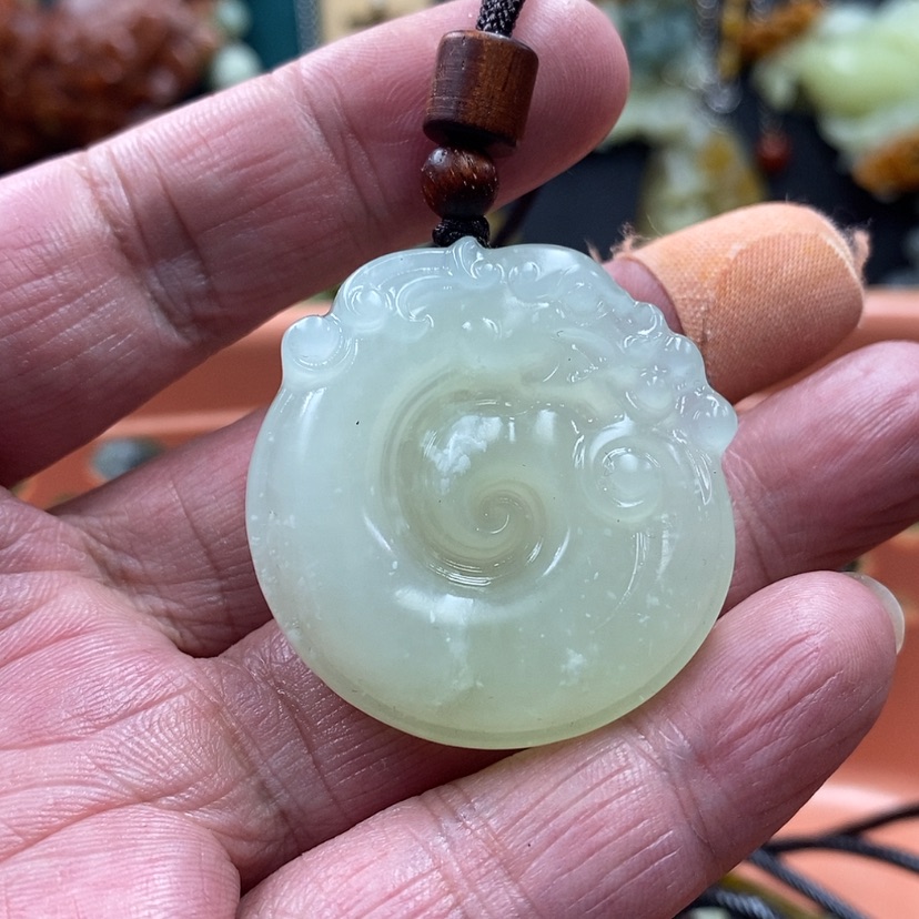 【闪购商品】蛇纹石玉吊坠未镶嵌