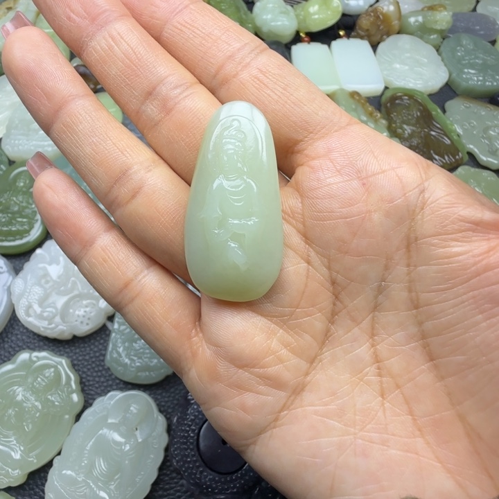 和田玉未镶嵌颈饰