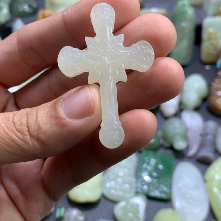 和田玉未镶嵌颈饰