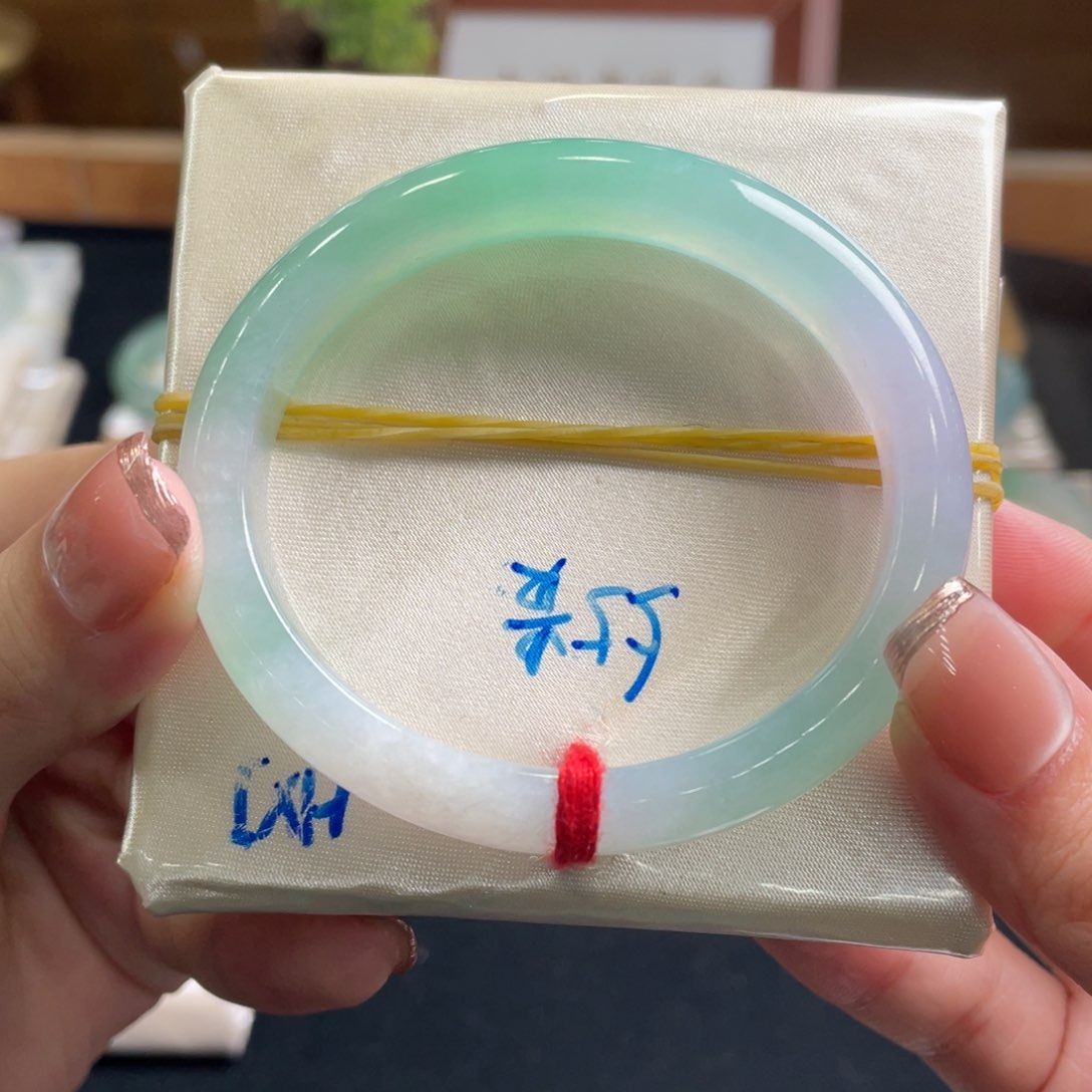 翡翠手镯未镶嵌55 贵妃