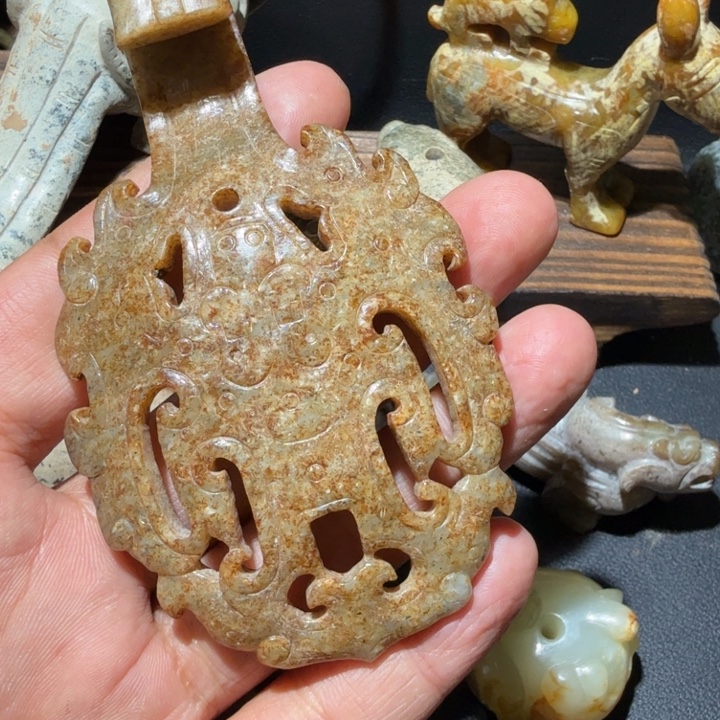 临***店和田玉未镶嵌车挂