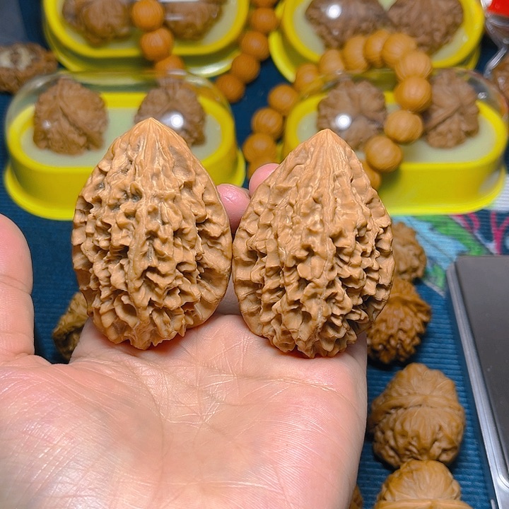 文玩核桃吊坠招财鼠