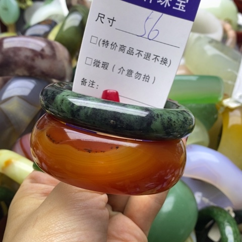 蛇纹石玉手镯未镶嵌