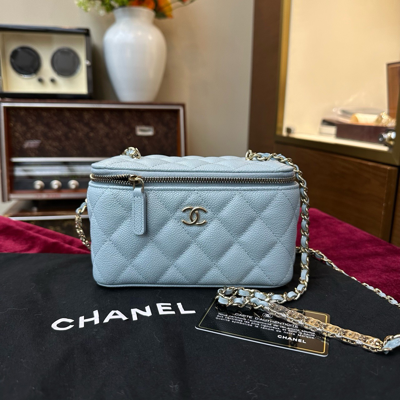 99新 Chanel/香奈儿 22P长盒子金扣淡蓝色 /00179