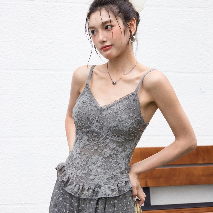 芭蕾风纯欲蕾丝荷叶边自带胸垫V领下摆花边少女吊带背心内搭