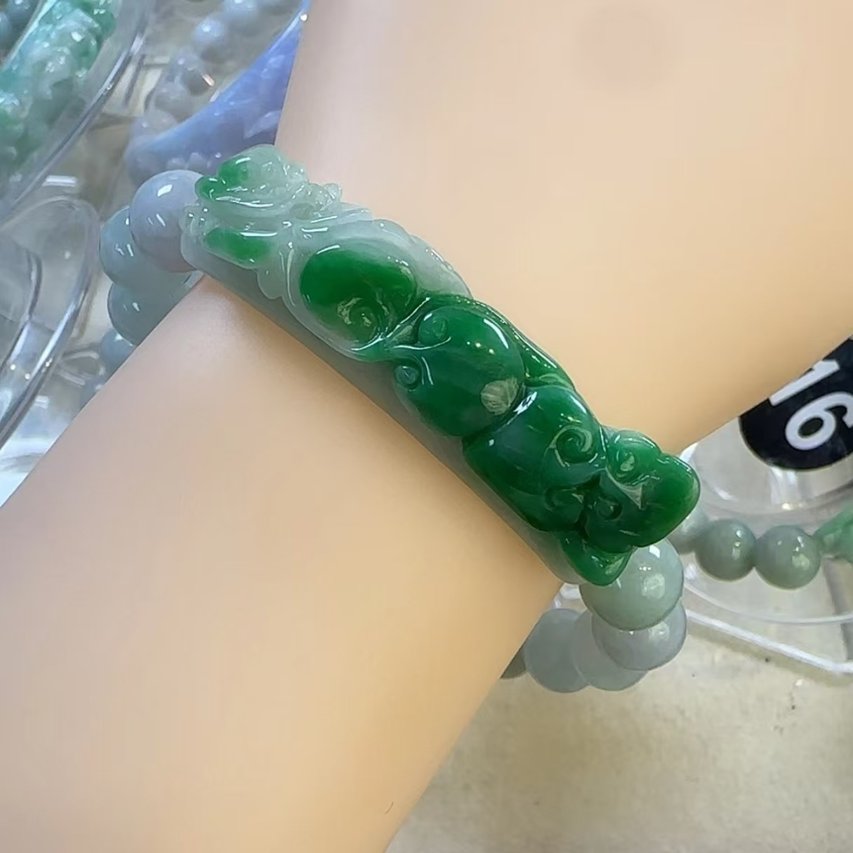 天然A货翡翠高冰金蝉如意主题精雕时尚精美手串帝王绿满色