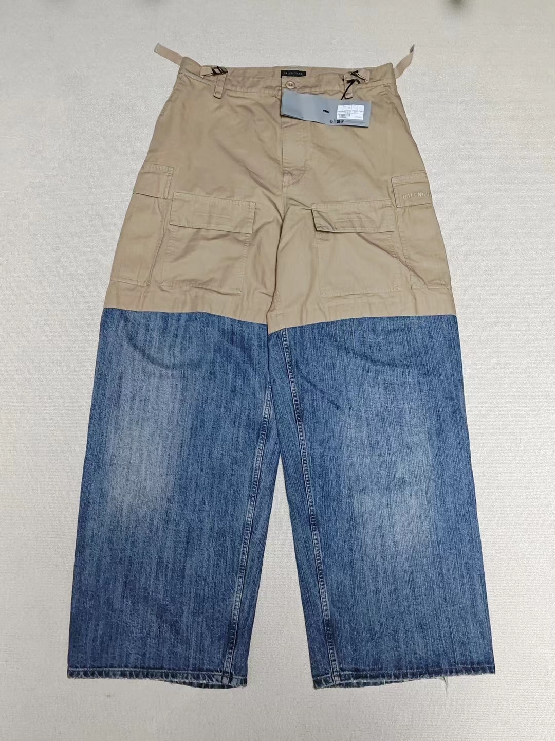 全新未使用 Balenciaga/巴黎世家 M码卡其色cargo拼接baggy牛仔裤
