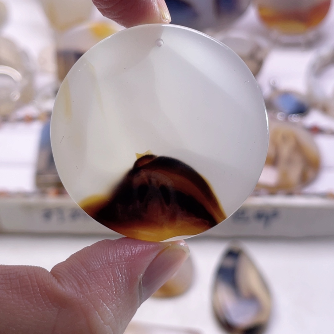 玛瑙/玉髓未镶嵌珠宝奇石
