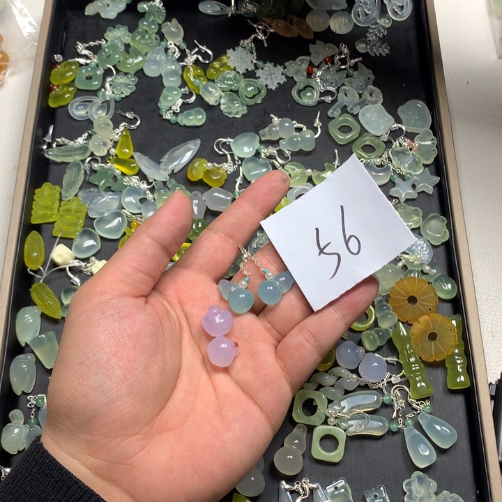 小***咚蛇纹石玉合金耳钉