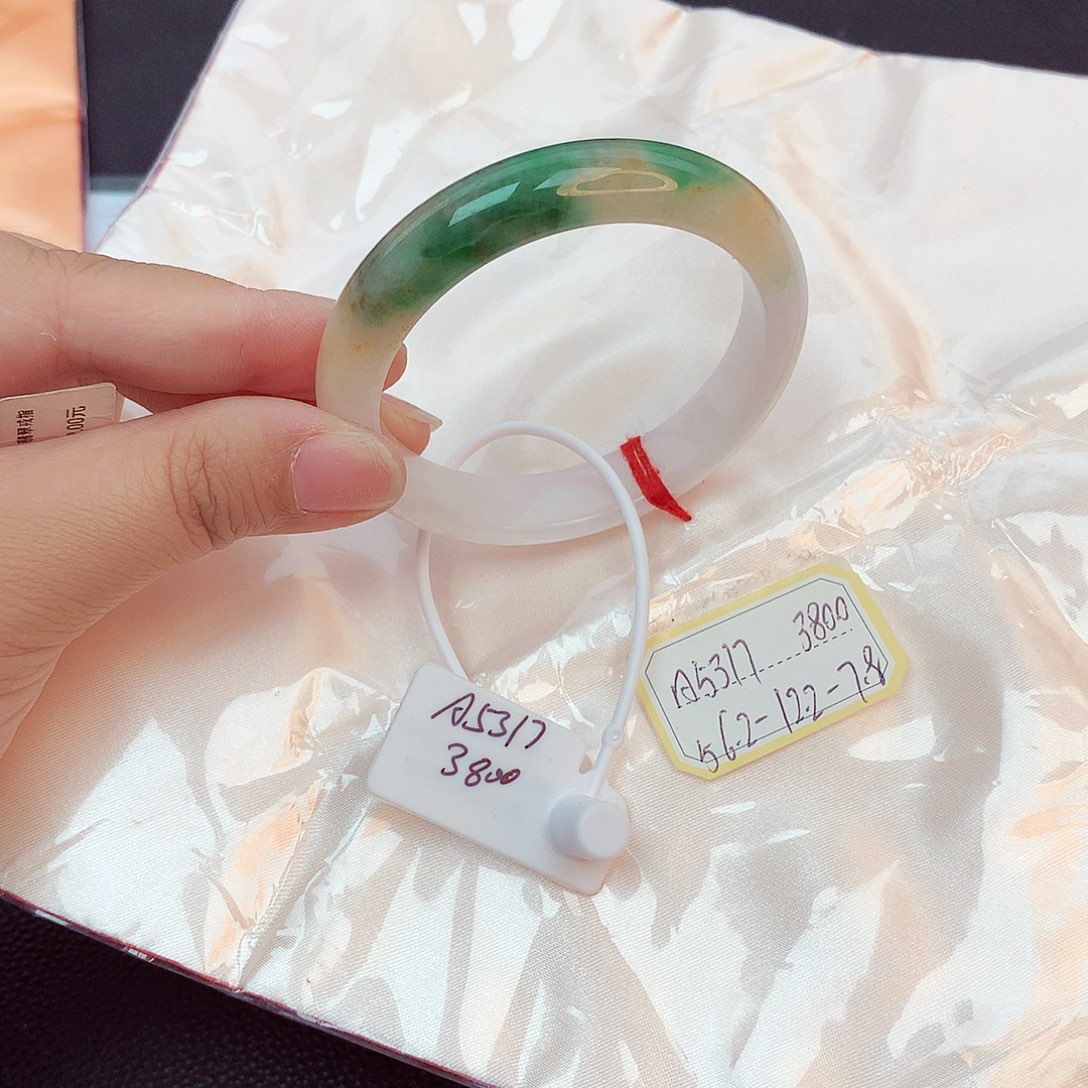 翡翠手镯未镶嵌天然缅甸翡翠A货