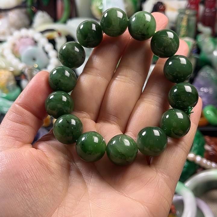 翡翠未镶嵌颈饰翡翠未镶嵌颈饰