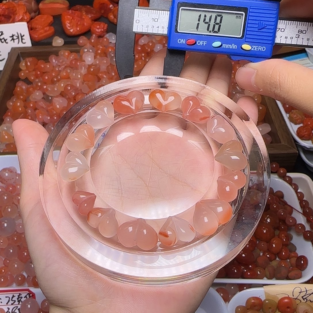 南红玛瑙未镶嵌颈饰