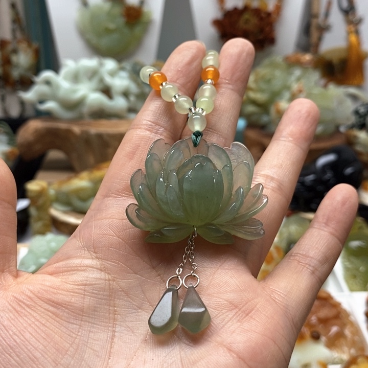 未镶嵌蛇纹石玉颈饰