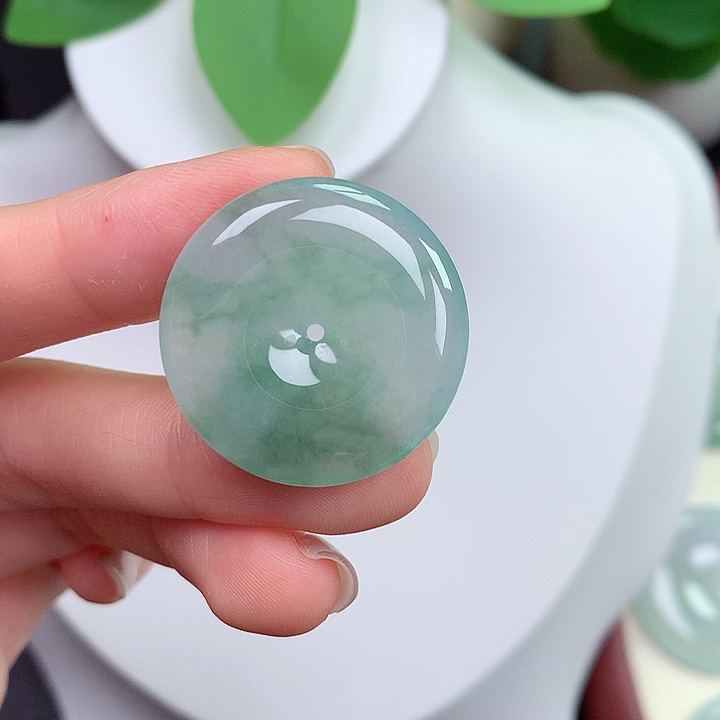 翡翠未镶嵌颈饰平安扣 26.8-4.9mm