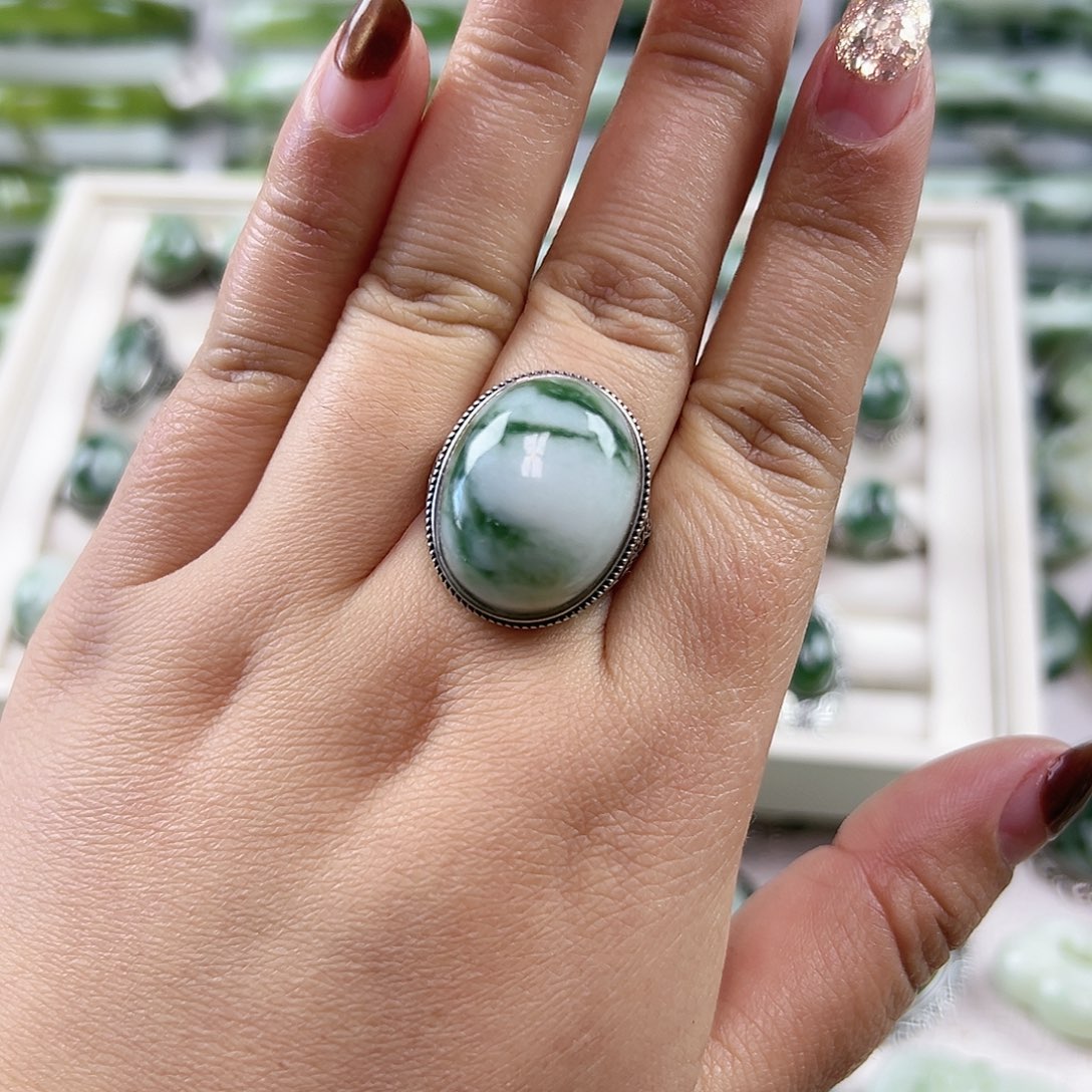 潼***儿蛇纹石玉银S925镶嵌戒指