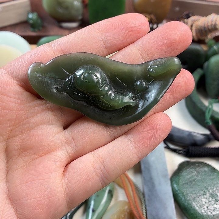 *****和田玉未镶嵌颈饰