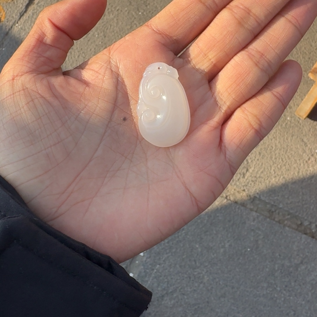 幸***属和田玉未镶嵌吊坠(不含链)