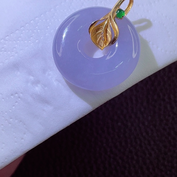 翡翠18K金镶嵌颈饰翡翠