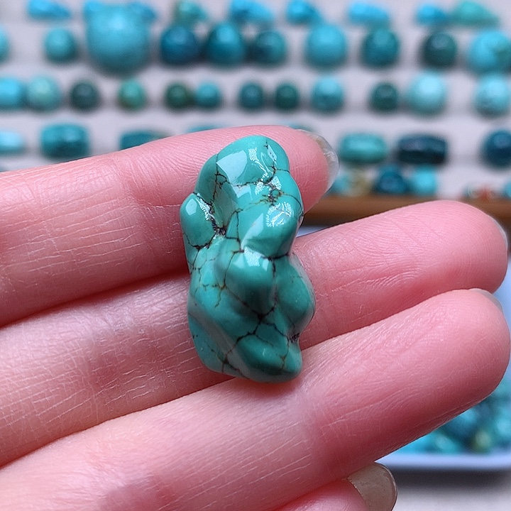 绿松石颈饰未镶嵌