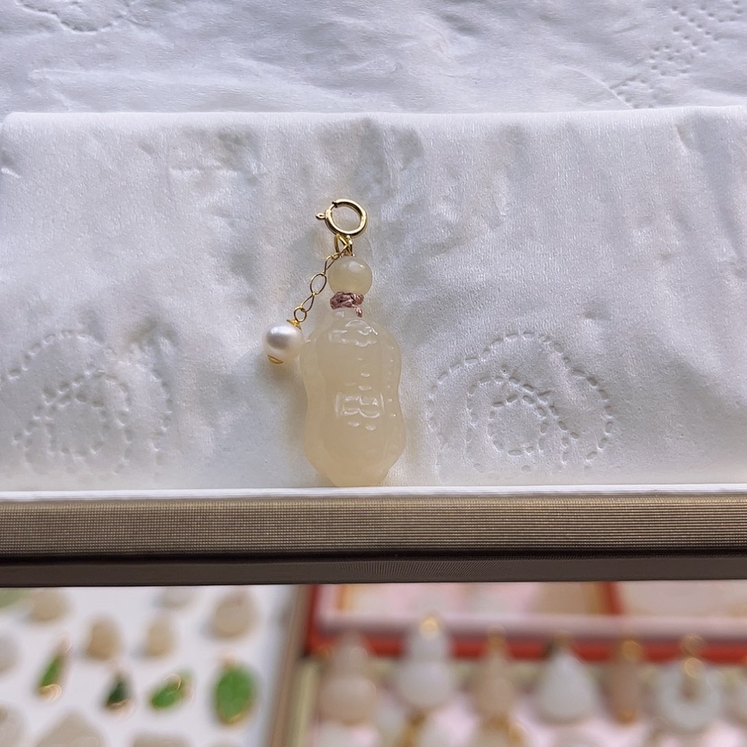 和田玉18K金镶嵌吊坠(不含链)