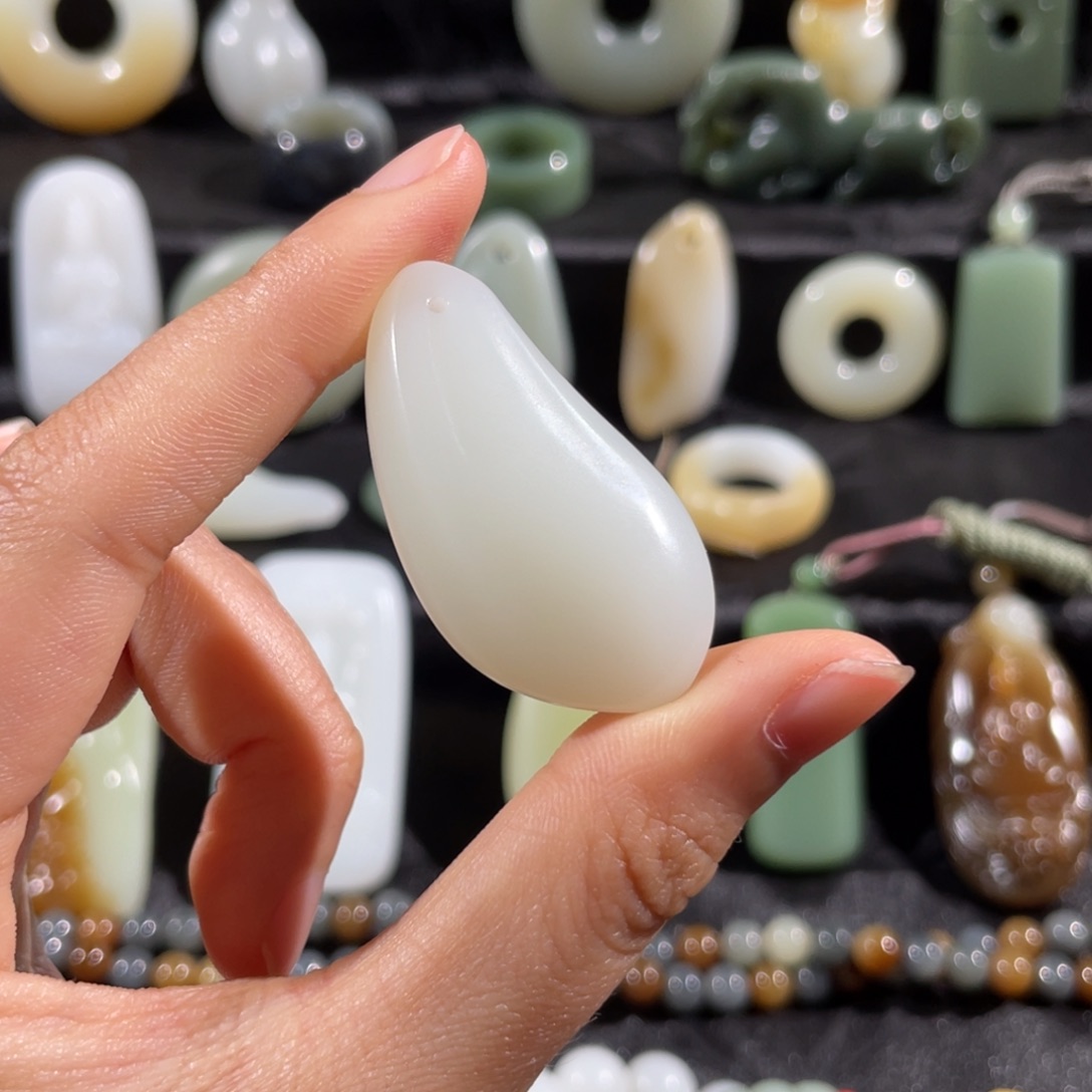 和田玉未镶嵌挂件