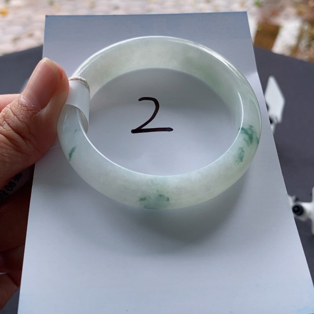 翡翠未镶嵌手镯飘花手镯