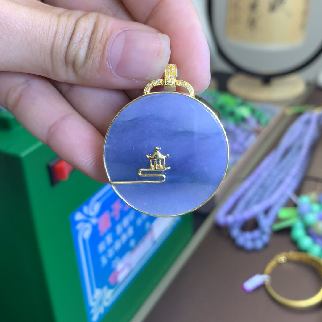 翡翠颈饰18K金镶嵌翡翠