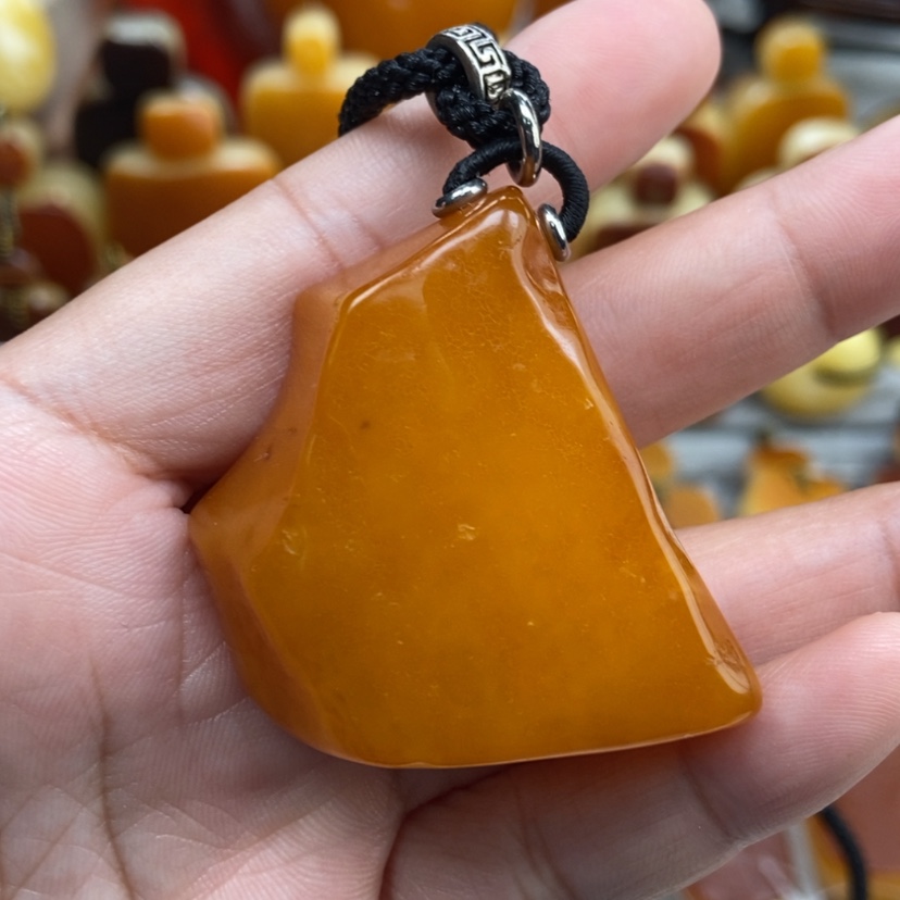 【闪购商品】琥珀颈饰未镶嵌