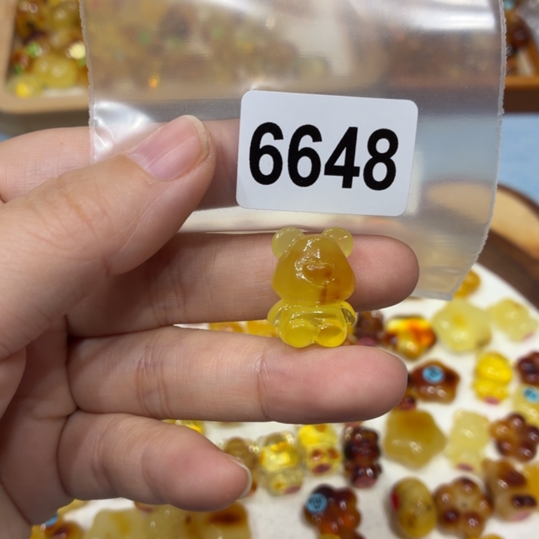 琥珀未镶嵌珠宝奇石