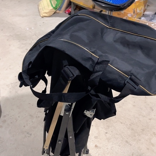 木把聚拢钓椅有点脏。    